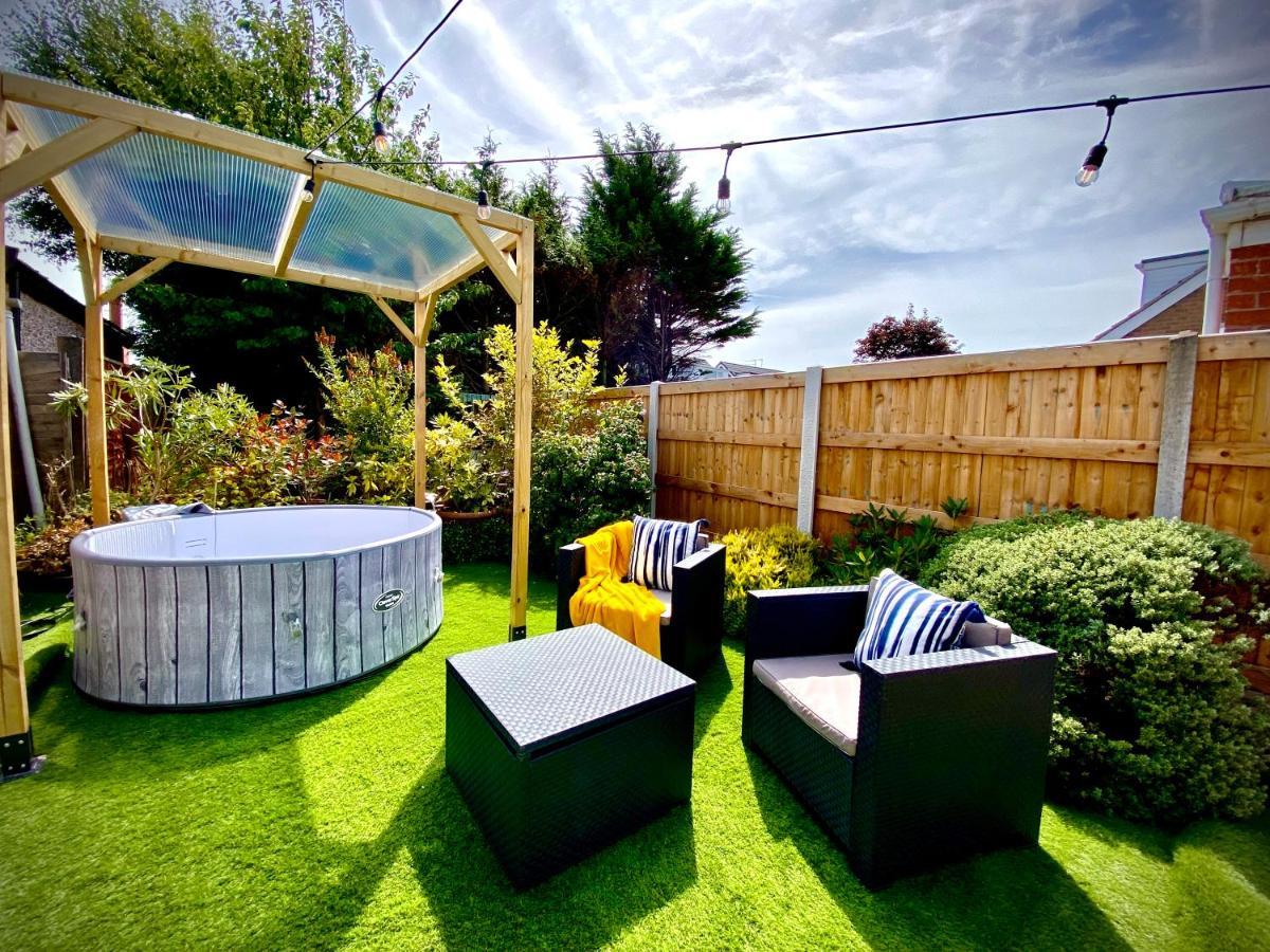 Remarkable 3-Bed Hot Tub House In Blackpool Ngoại thất bức ảnh