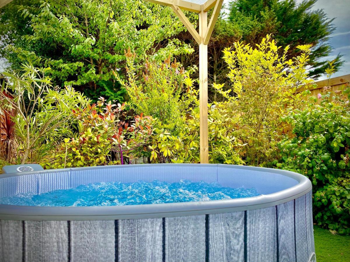 Remarkable 3-Bed Hot Tub House In Blackpool Ngoại thất bức ảnh