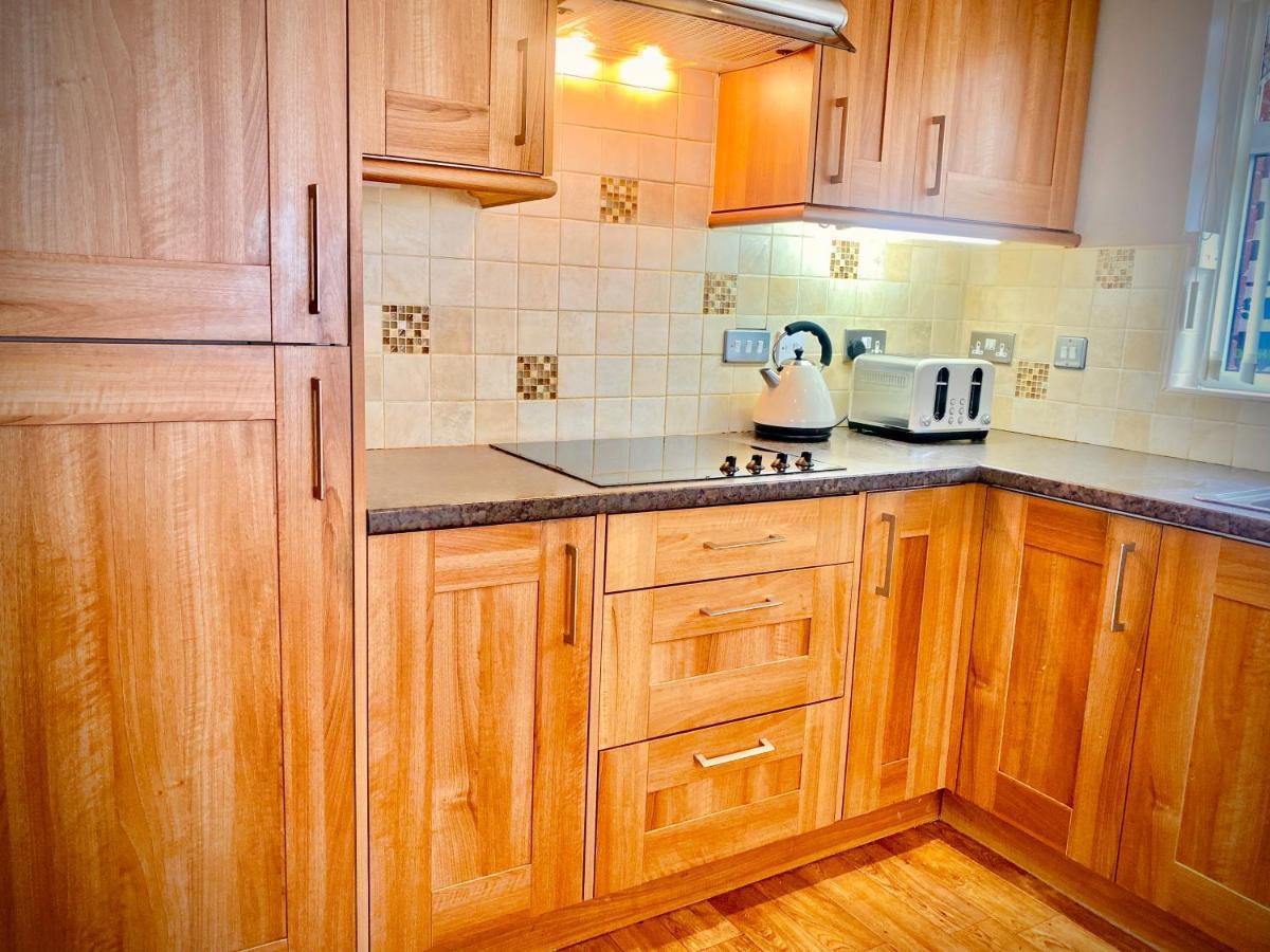 Remarkable 3-Bed Hot Tub House In Blackpool Ngoại thất bức ảnh