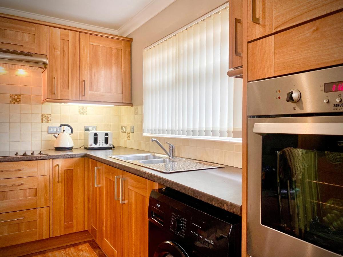 Remarkable 3-Bed Hot Tub House In Blackpool Ngoại thất bức ảnh